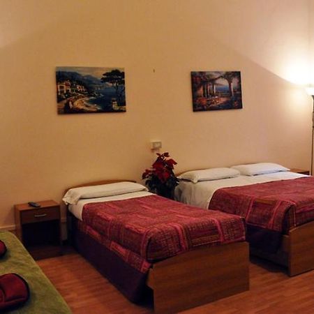 Angela Roma Guest House מראה חיצוני תמונה