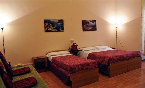 Angela Roma Guest House מראה חיצוני תמונה